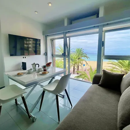 Beachfront Stunning Views لاس بالماس دي غران كاناريا