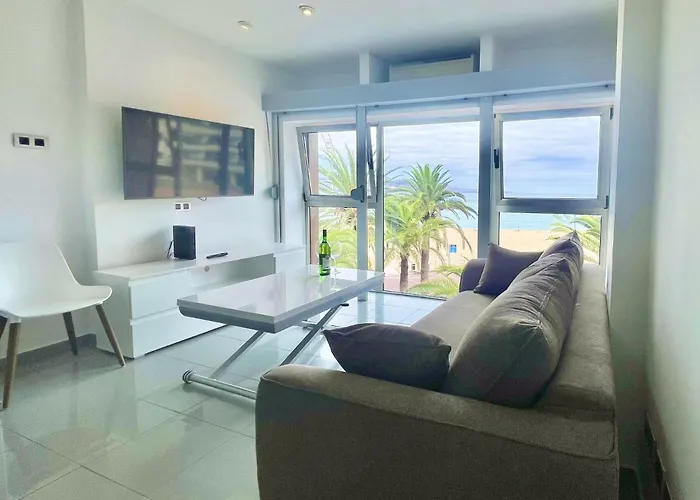 Beachfront Stunning Views