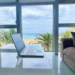 Beachfront Stunning Views *