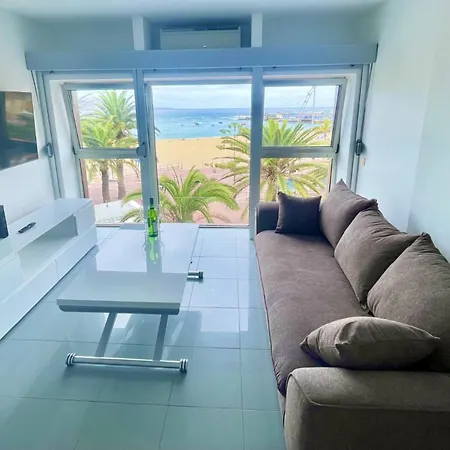 Beachfront Stunning Views