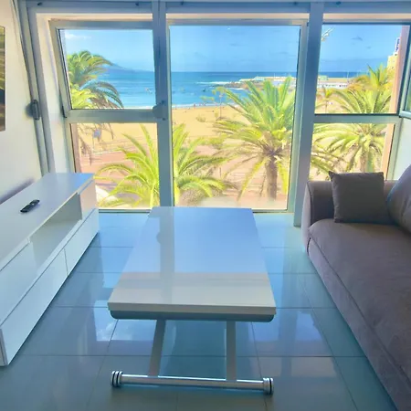 Beachfront Stunning Views 公寓 *