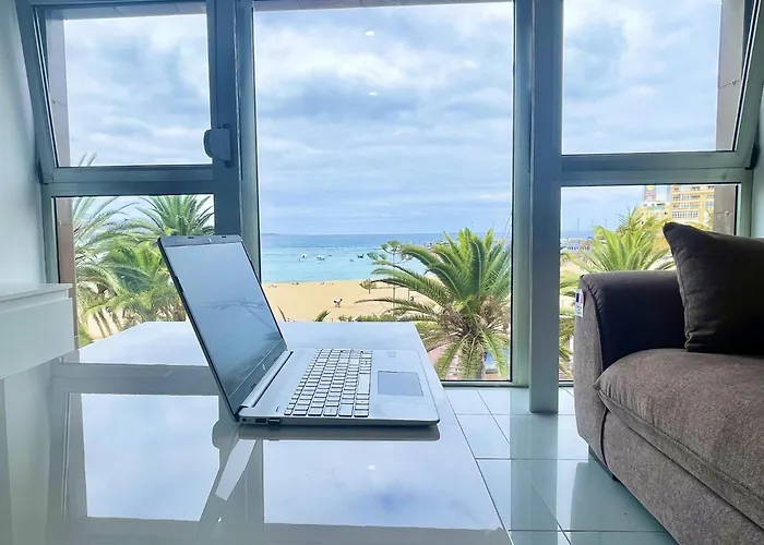 Beachfront Stunning Views *