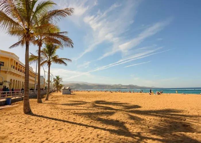 Beachfront Stunning Views Apartment *