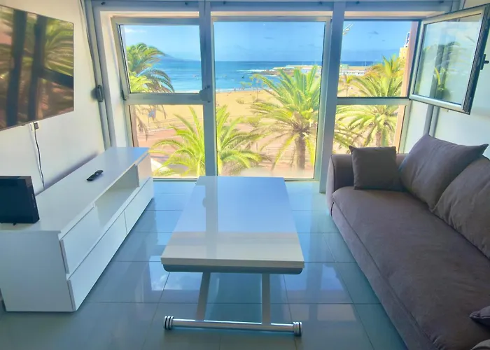 Beachfront Stunning Views Apartment *