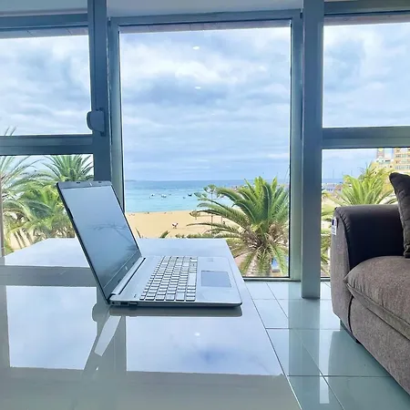 Beachfront Stunning Views *